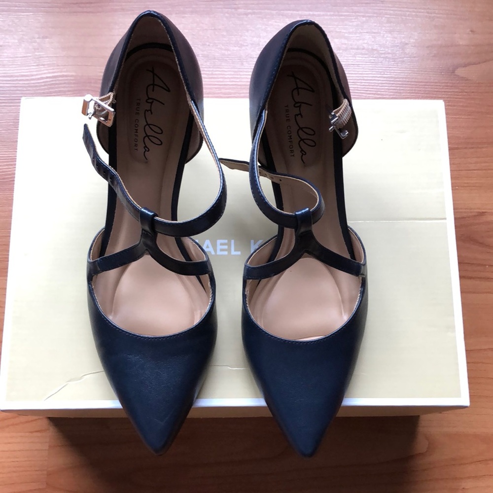 Abella Women’s Blue Seneca Pump true comfort Shoes Navy blue